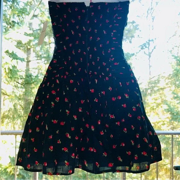 🫎A&F Emerson Drop-Waist Strawberry Mini Halter Dress XS NWT🍓 - Picture 5 of 12